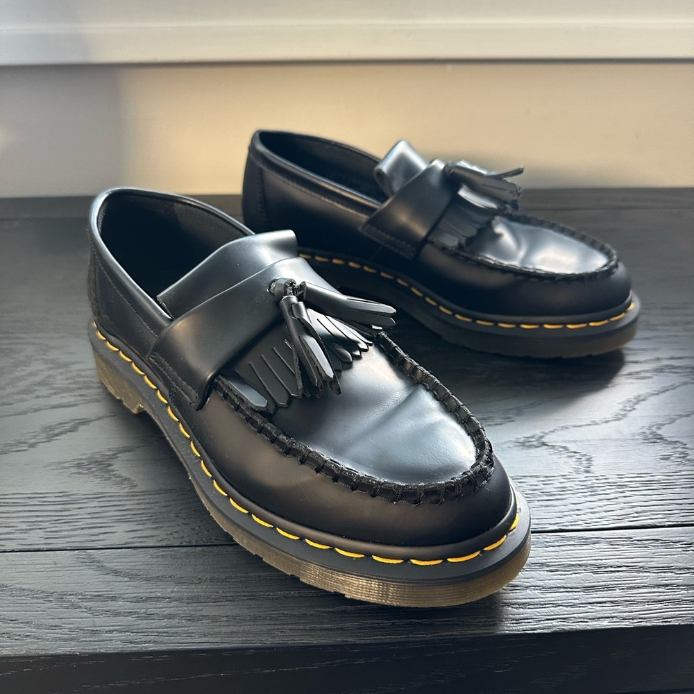 Dr. Martens Adrian tassel loafers - Smooth Black Leather W’s sz 8 - Excellent